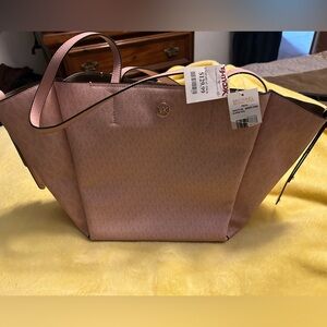 Michael Kors Pink Tote with Elegant Design